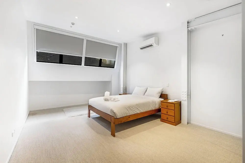 Contemporary 1BR Queen St. Retreat by Zodiak Stays
