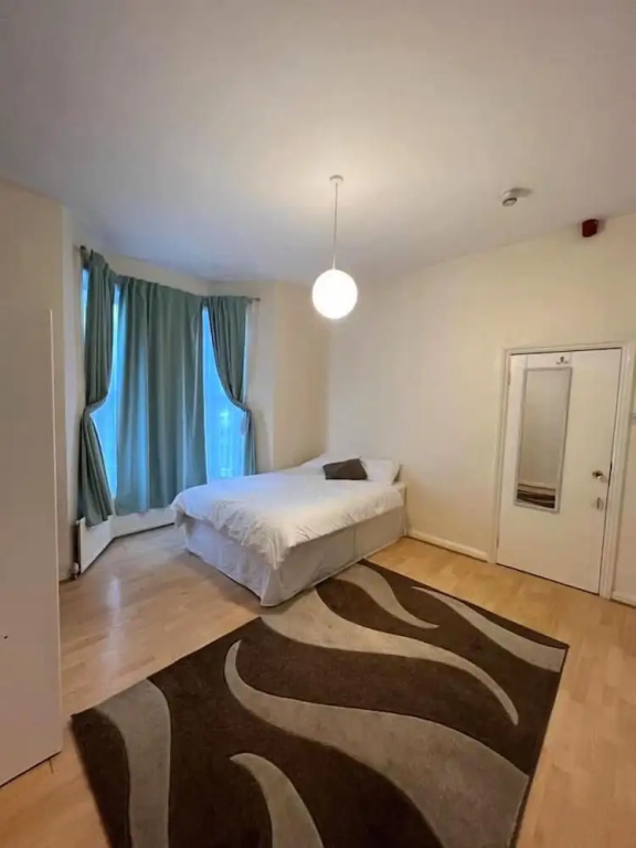 Bruce Rooms