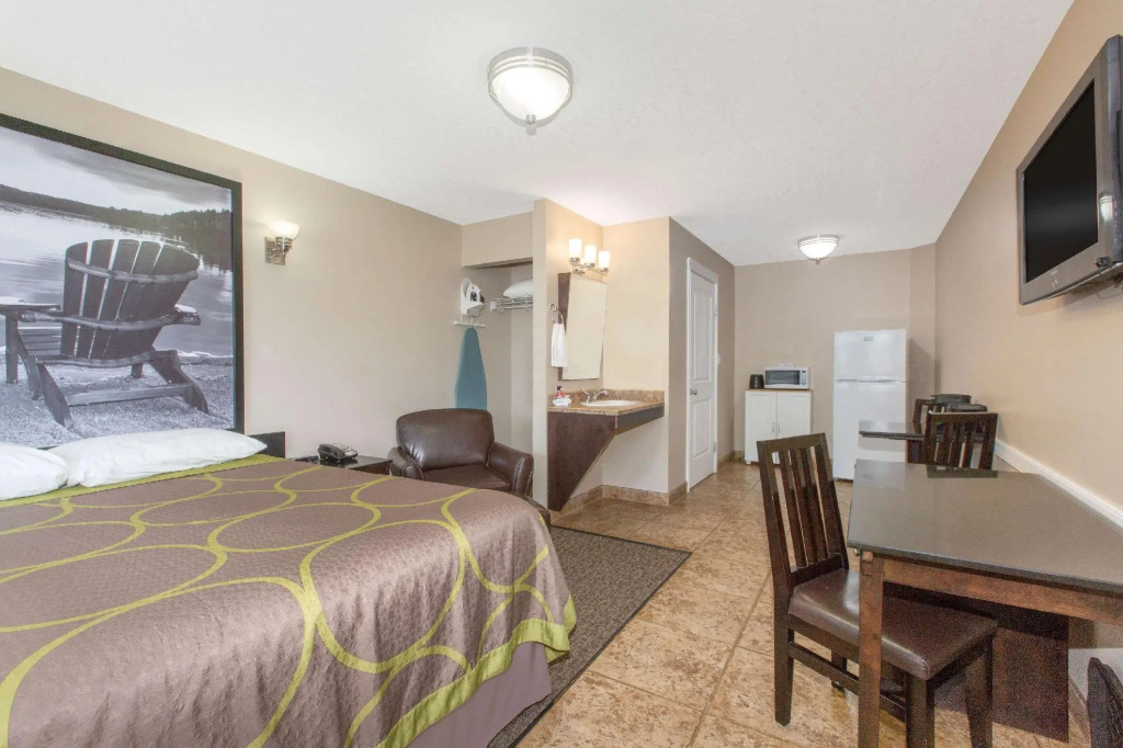 Standard Double room (full double bed)