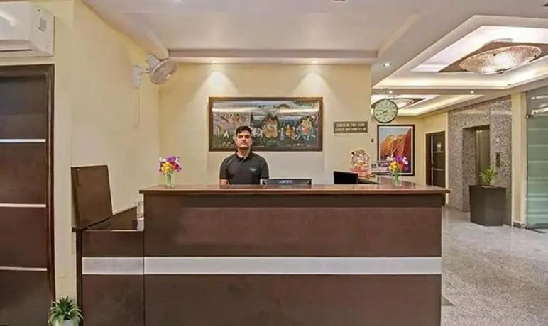 Fabhotel Avana