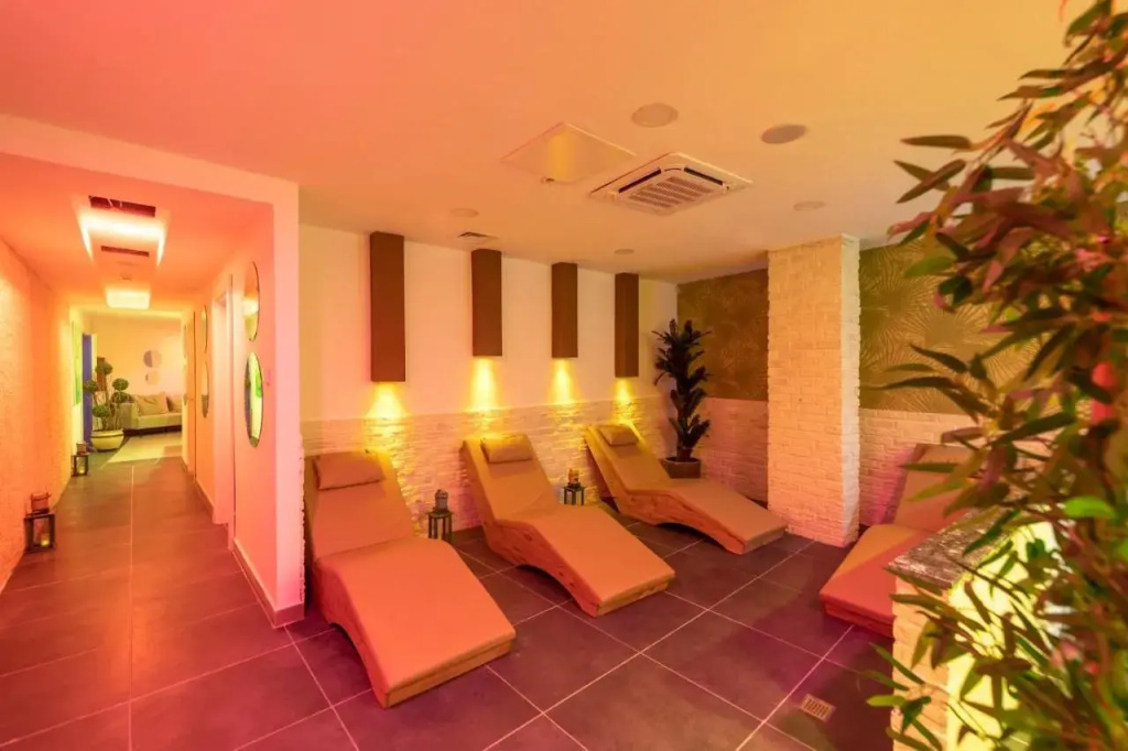 Hotel photo 11