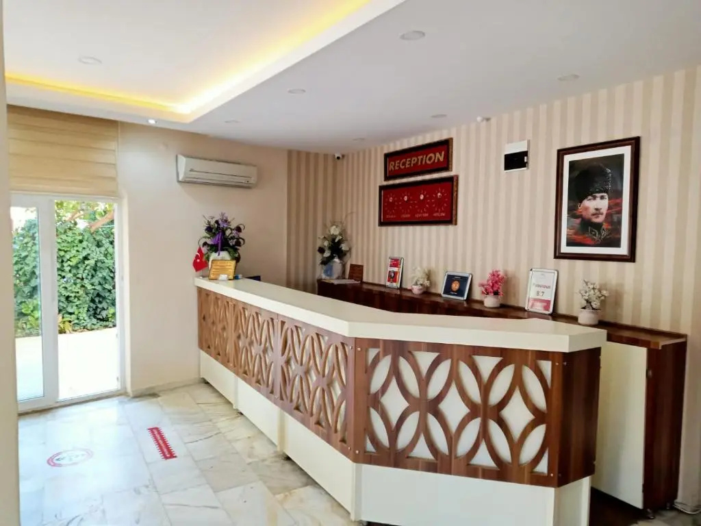 Lobby & Reception