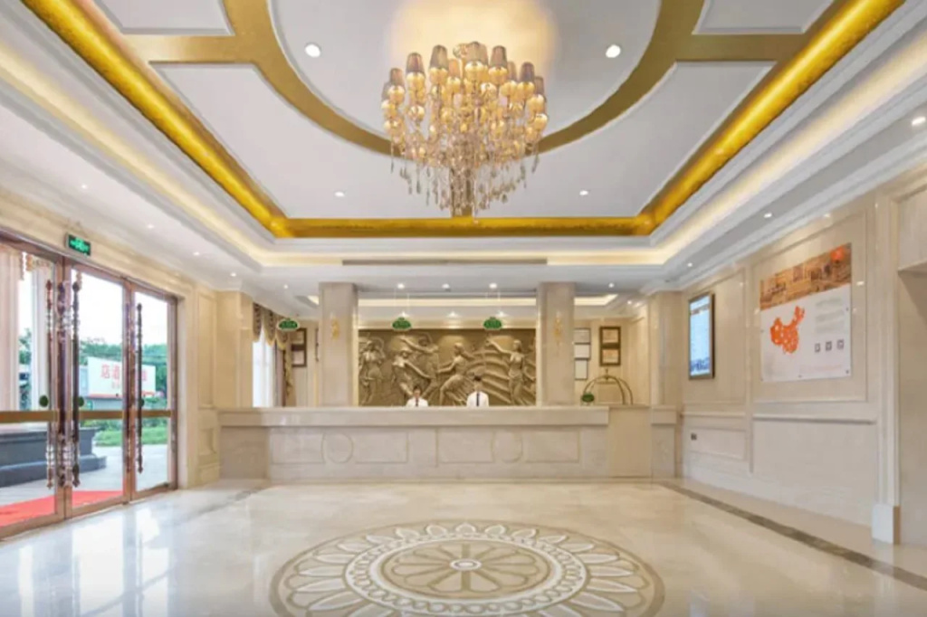 Lobby & Reception