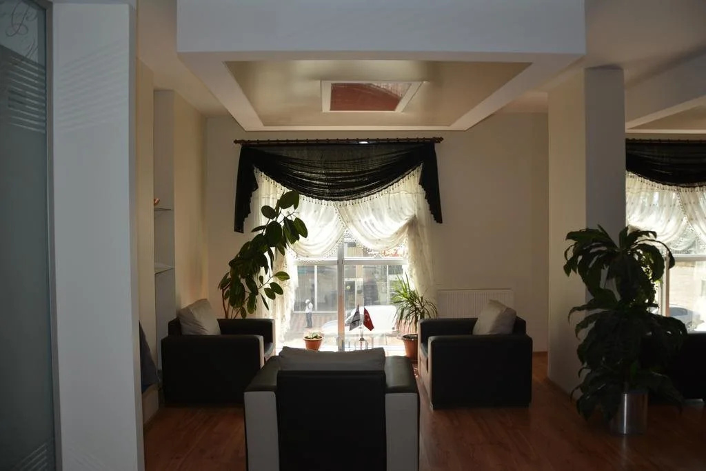 Lobby & Reception
