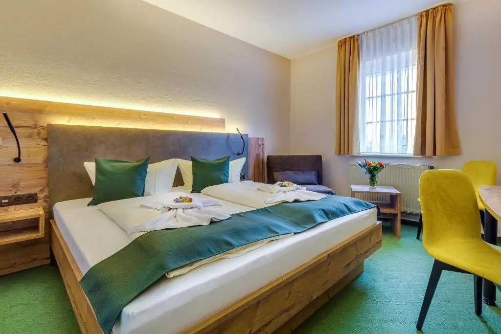 Standard Triple room