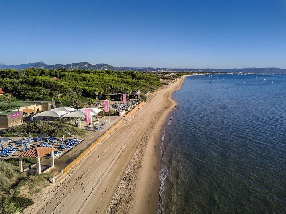 Beach & Waterfront