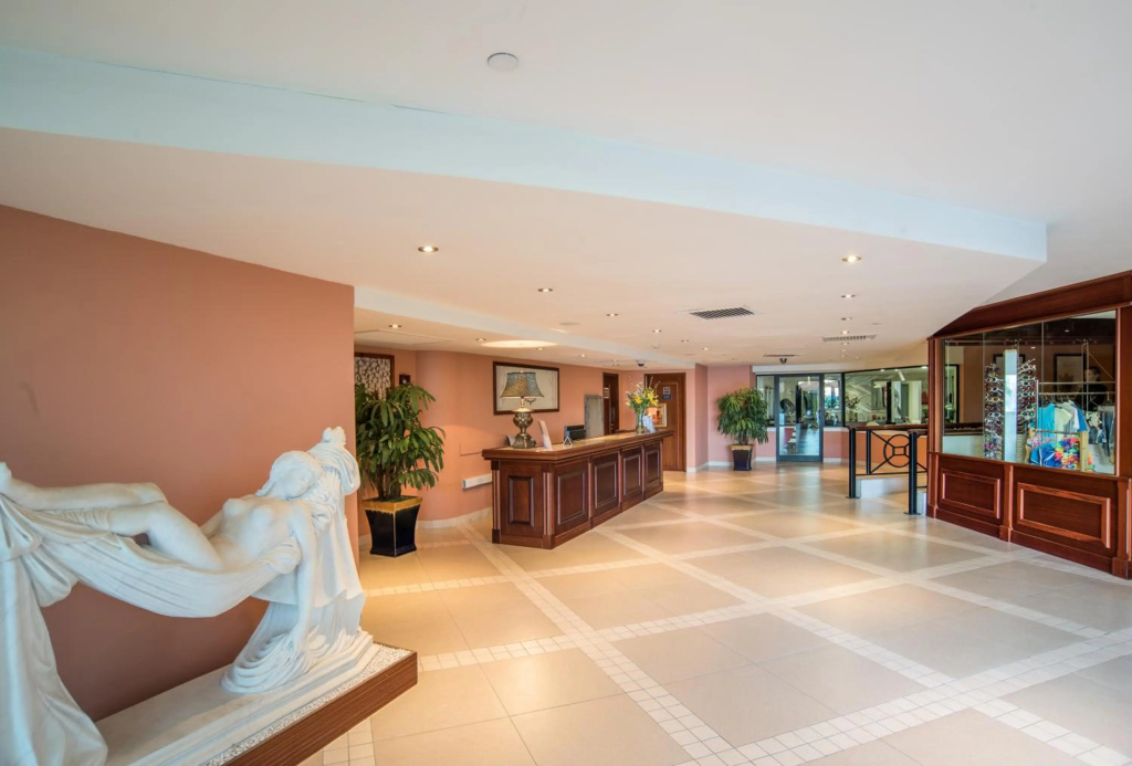 Grand Hotel Excelsior, Malta — 2