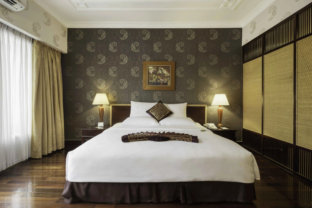 Rex Hotel — 3