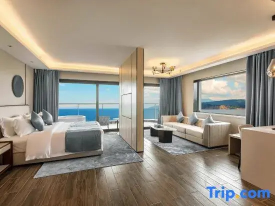 Luxury Suite