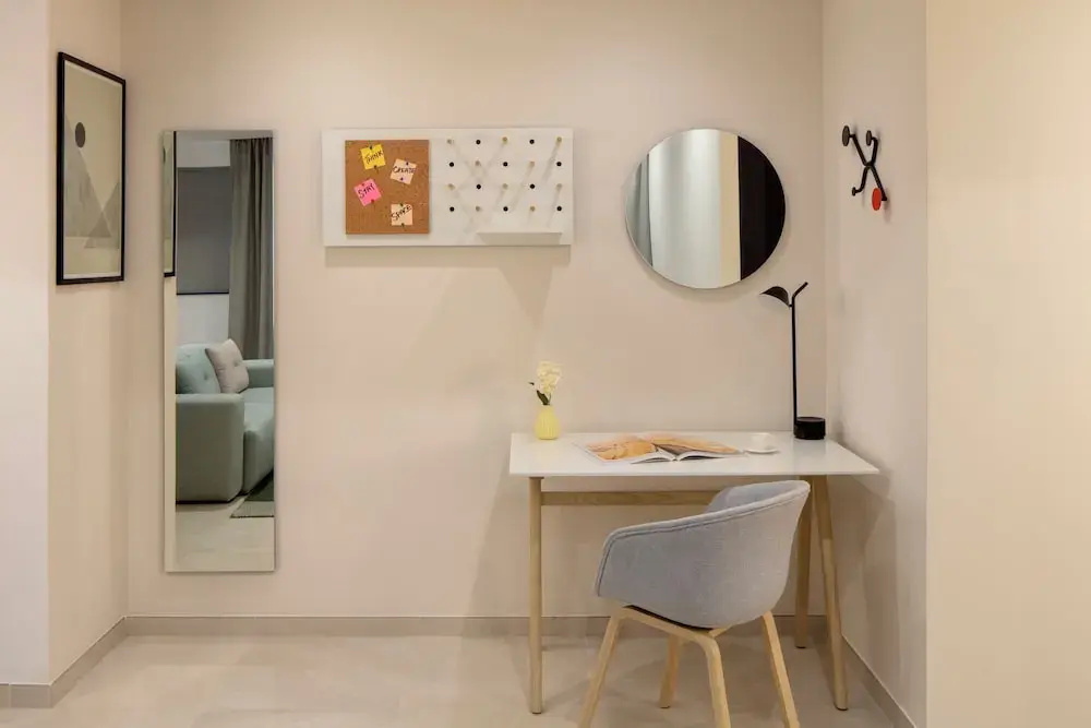 Четырёхместный люкс с 2 комнатами с видом на море в Staybridge Suites Dubai Financial Centre