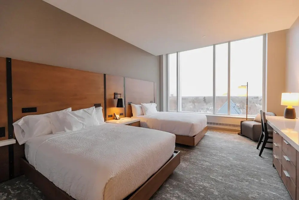 Standard Quadruple room with city view
