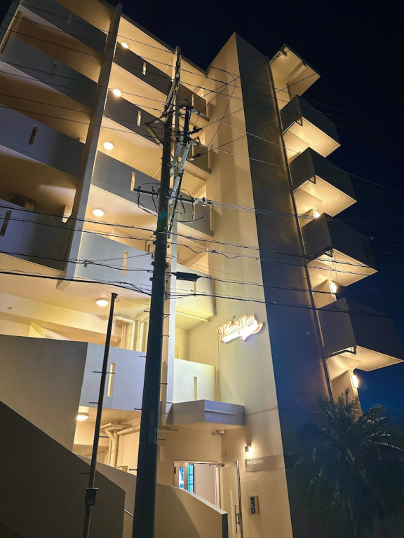 SunSea Okinawa Stunning Ocean View 2BR Sleeps 6 20 min from Airport 3 min to Shopping Mall