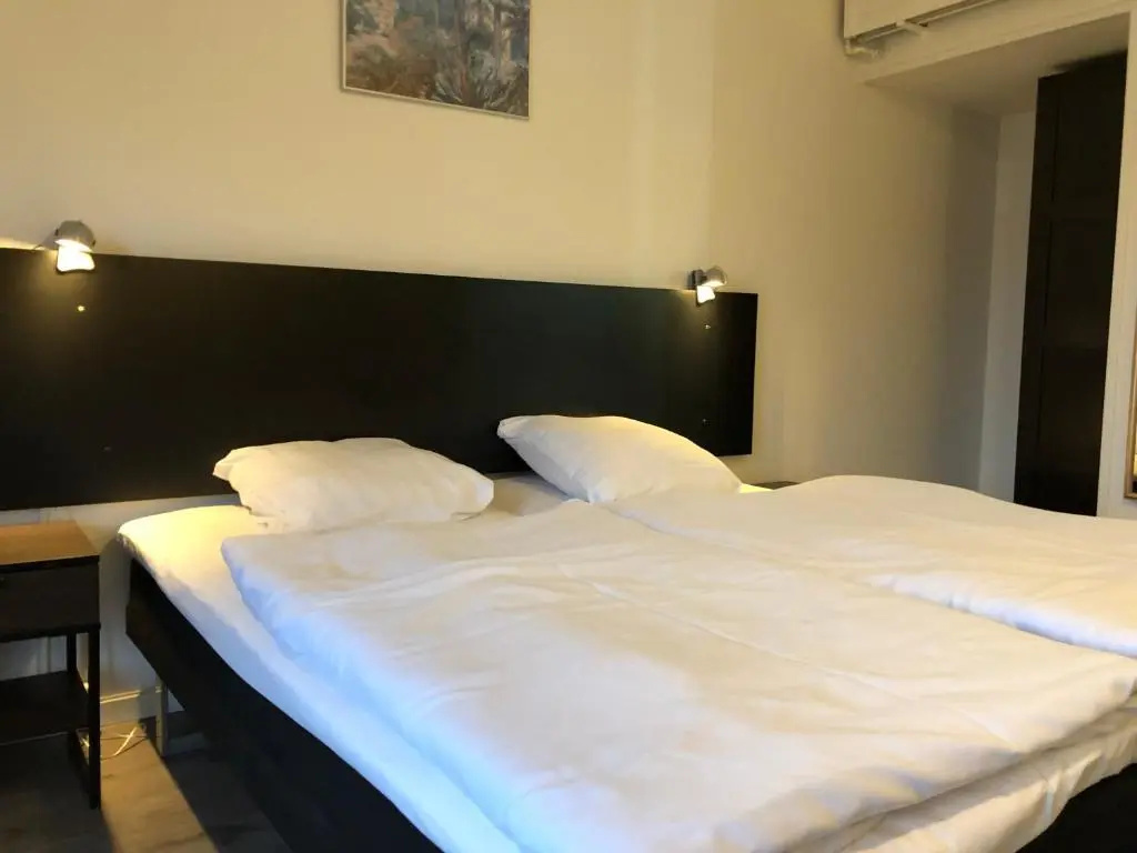 Standard Double room with balcony (full double bed)