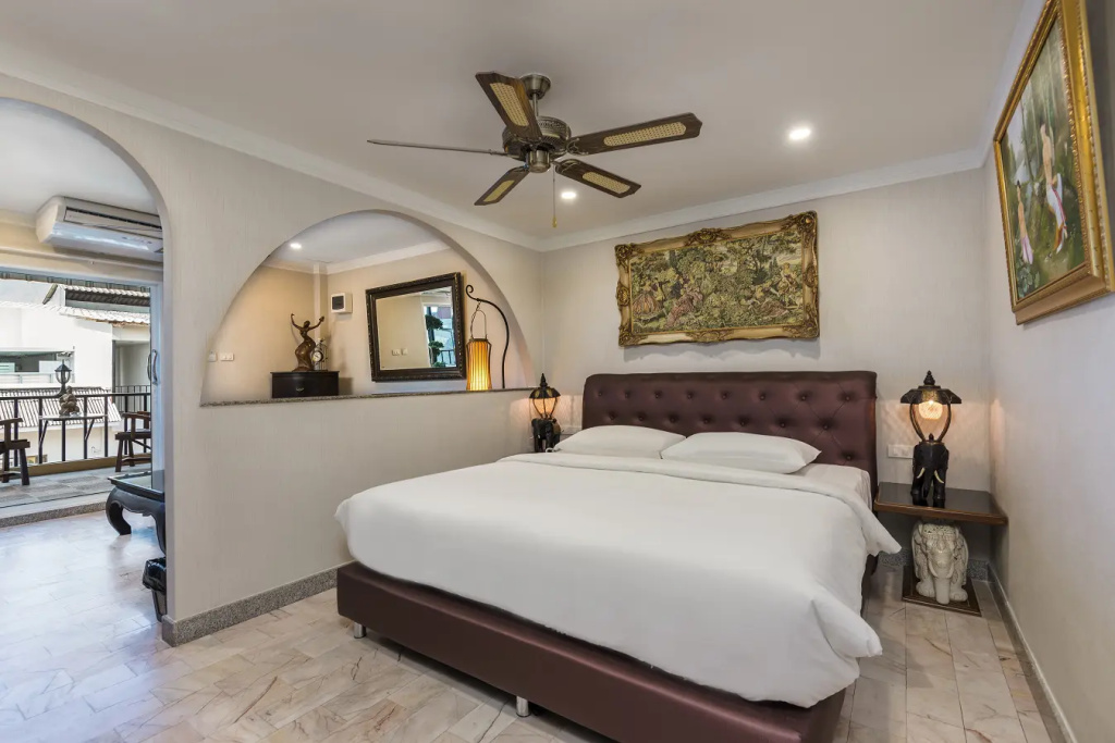 Double Suite (full double bed)