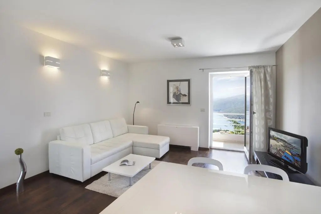 1 Bedroom Apartment with balcony and with sea view