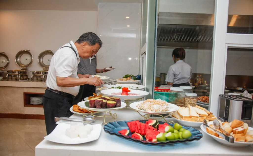 Food & Beverage