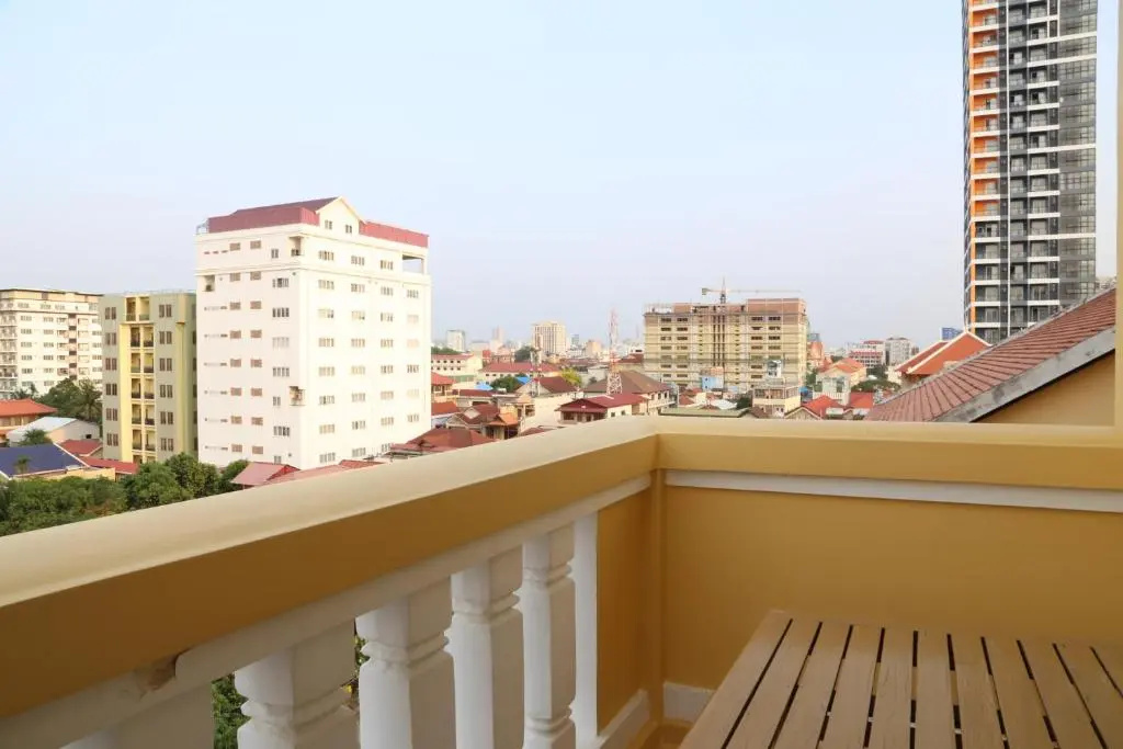 2 Bedrooms Apartment