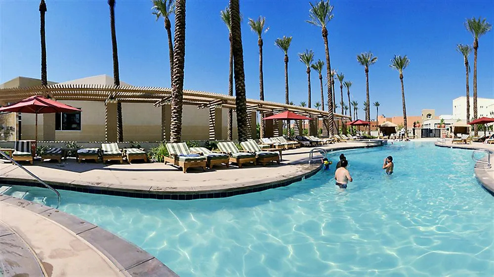 Beach & Waterfront