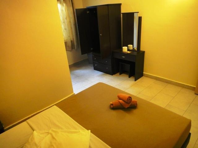 Eight Mentigi Guesthouse