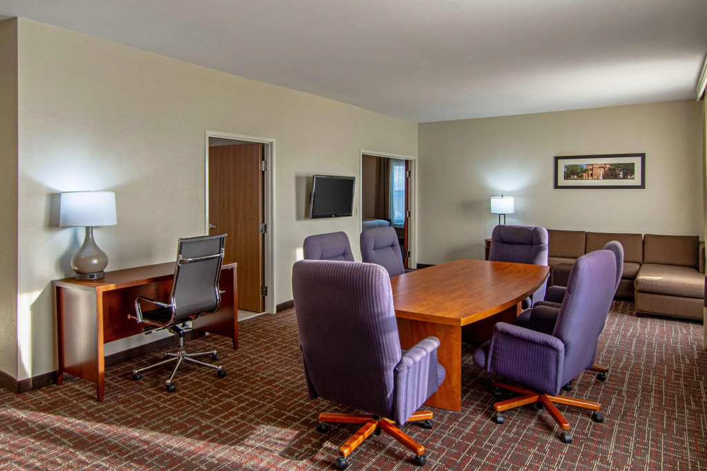 Lobby & Reception