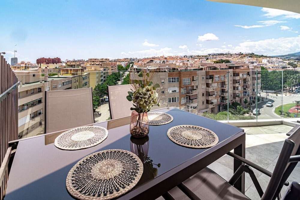 Inf4.6p - Spacious Holiday Home in Estepona