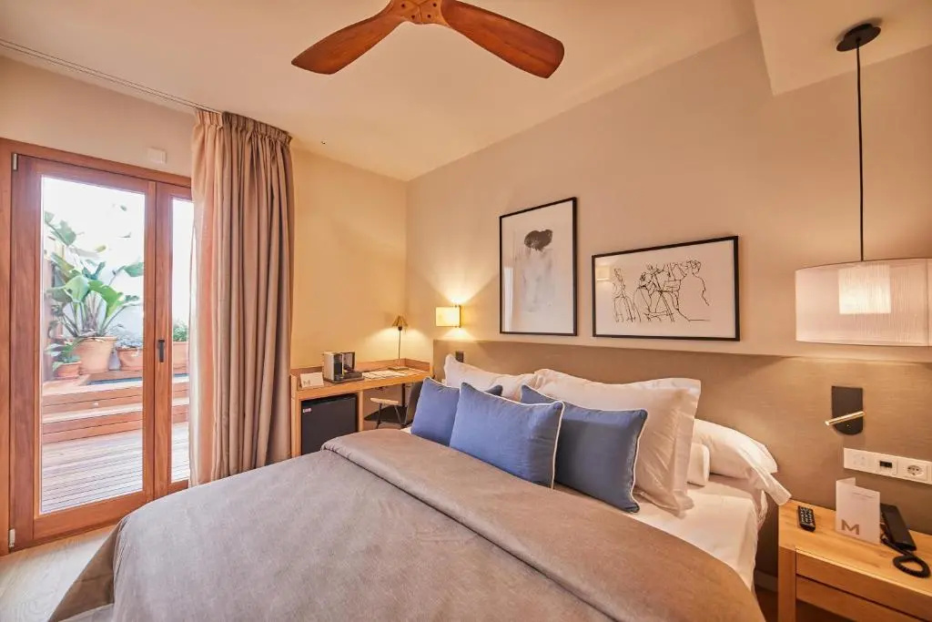 Jacuzzi Double room (full double bed)