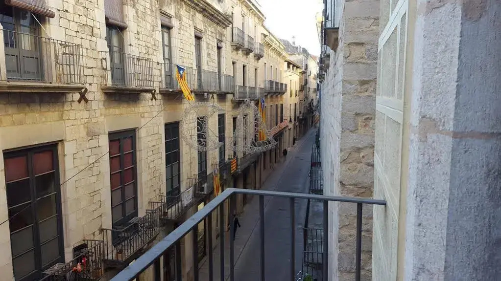 Sleepin Girona