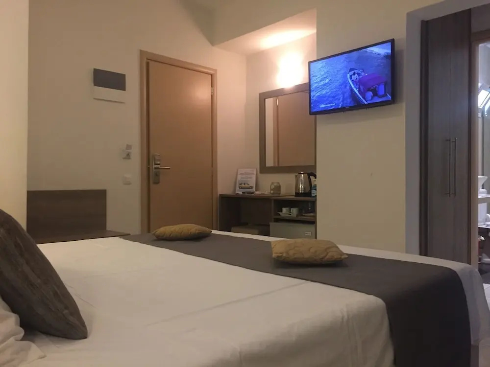 Standard Double room with balcony (full double bed)