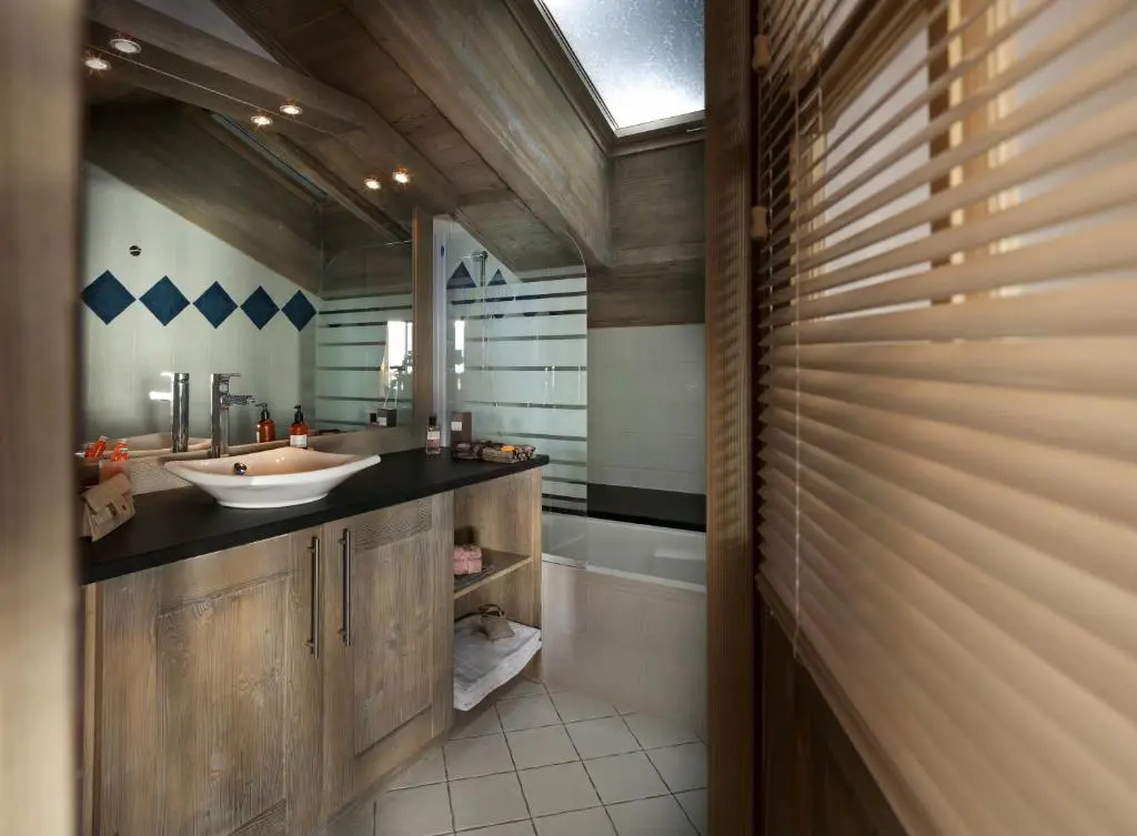 3 Bedrooms Apartment