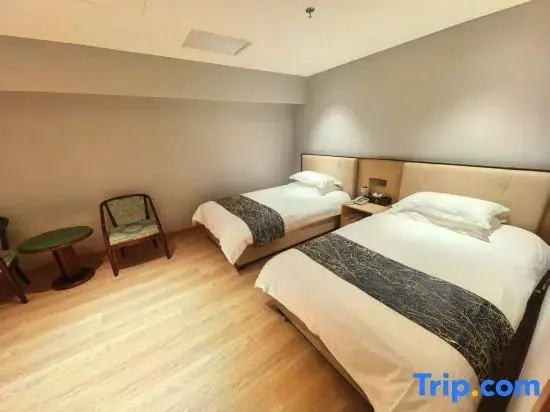 4 Bedrooms Standard Quadruple room