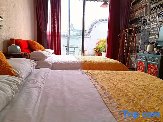 Standard Double room with lake view (twin beds)
