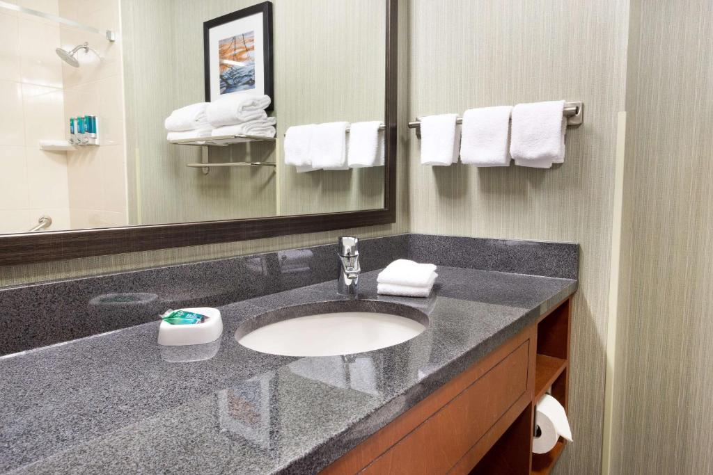 Drury Inn & Suites Grand Rapids - Chambres