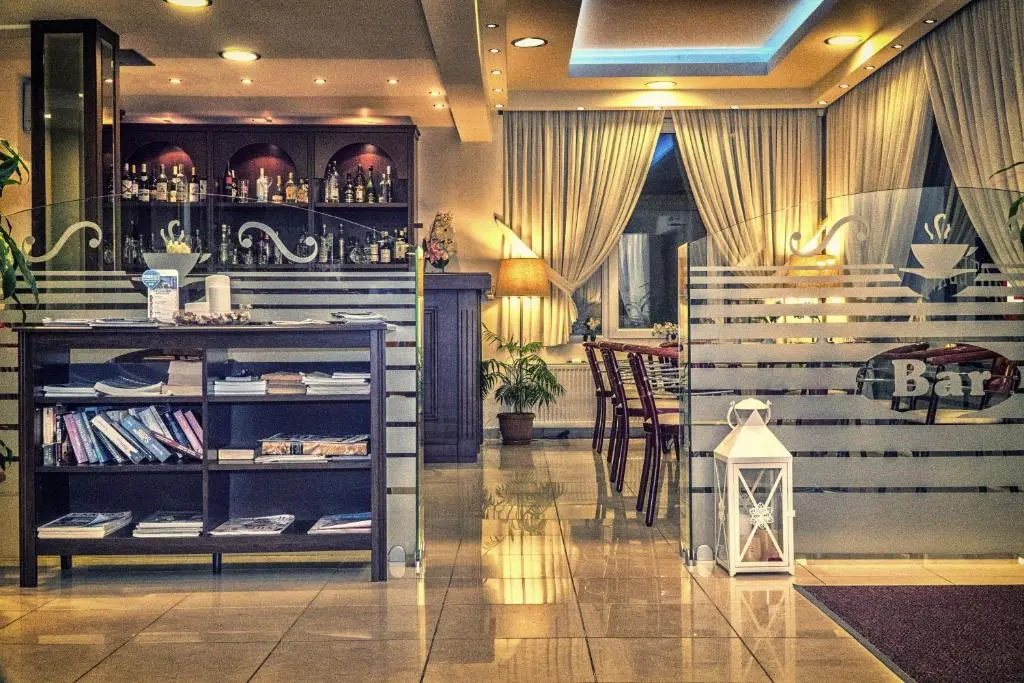 Food & Beverage