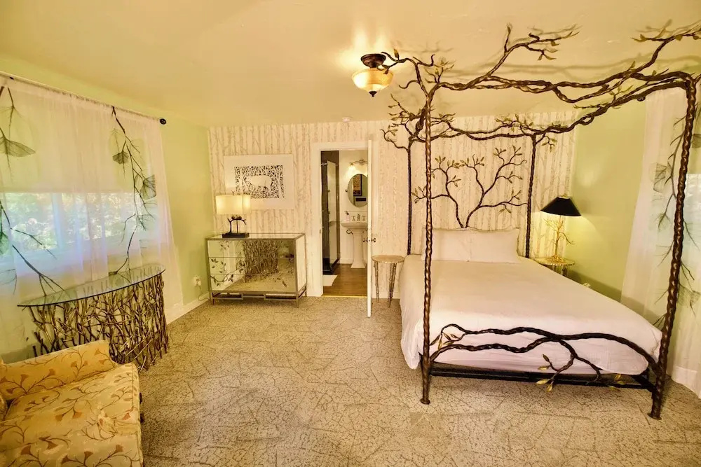 Superior Double room with mountain view (full double bed)