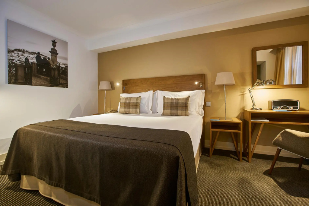 Classic Double room (full double bed)