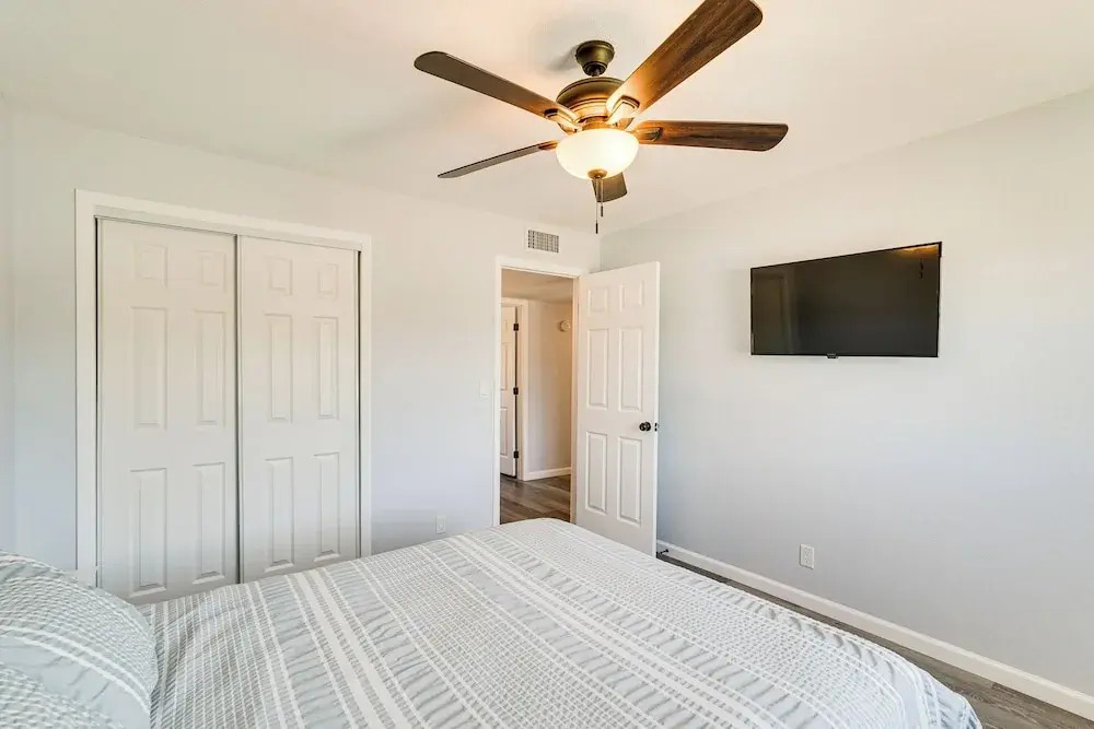 2 Mi to Lake Havasu: Home w/ Patio! — фото 6