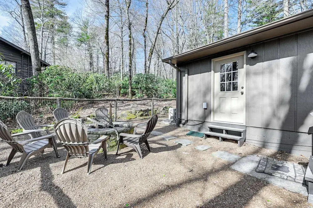 Walk to Main St: Highlands Cottage w/ Fireplace
