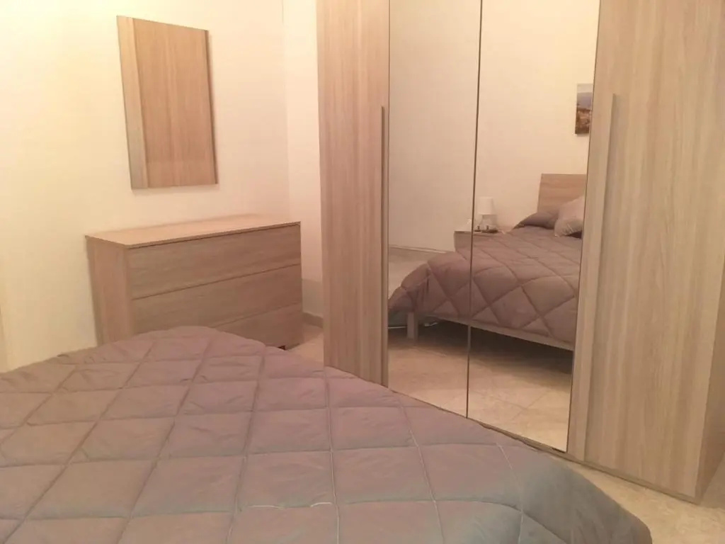 Deluxe Double room (full double bed)