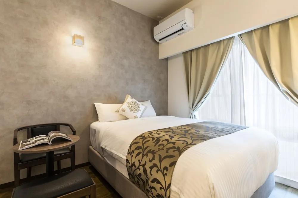 Standard Double room with balcony (full double bed)
