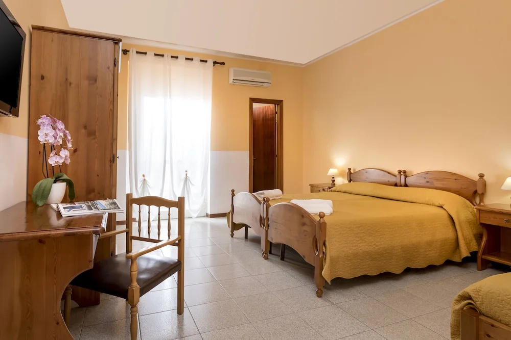 Standard Quadruple room with balcony