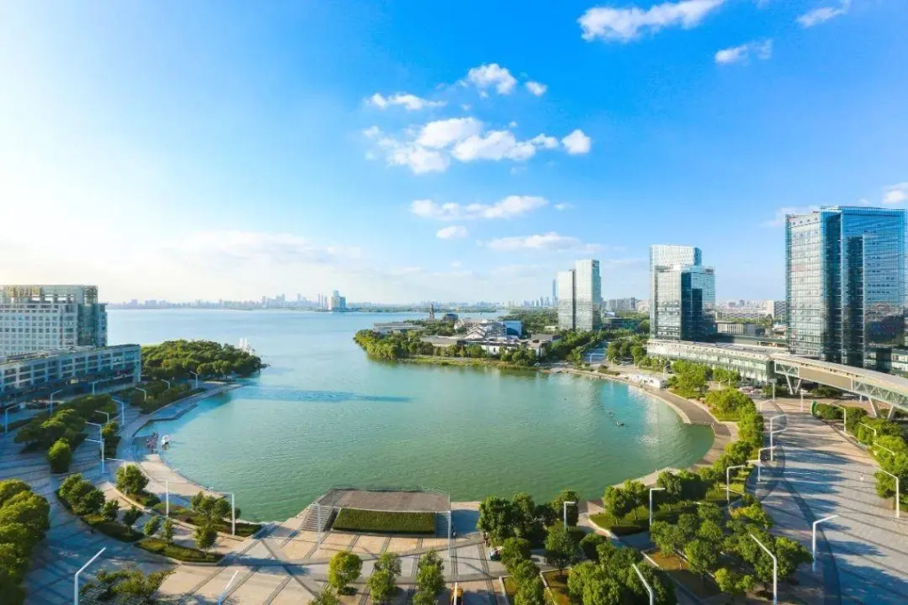 Beach & Waterfront