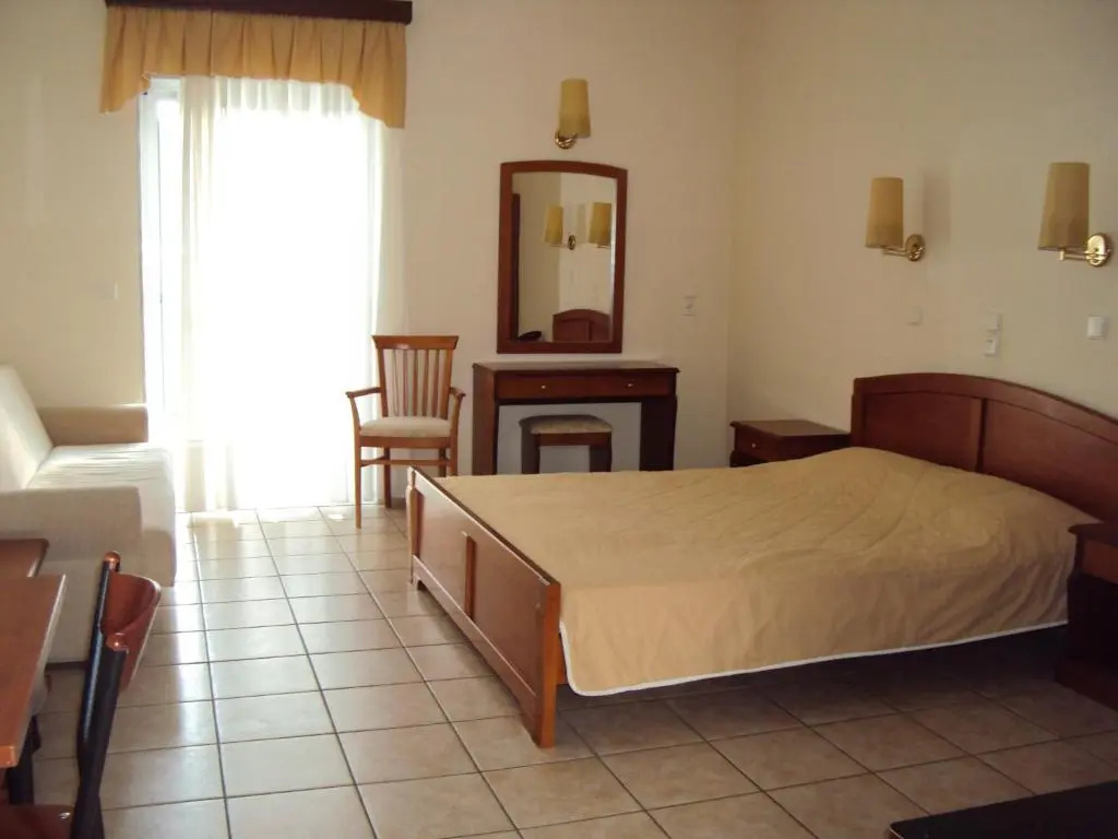 Double Studio (full double bed)