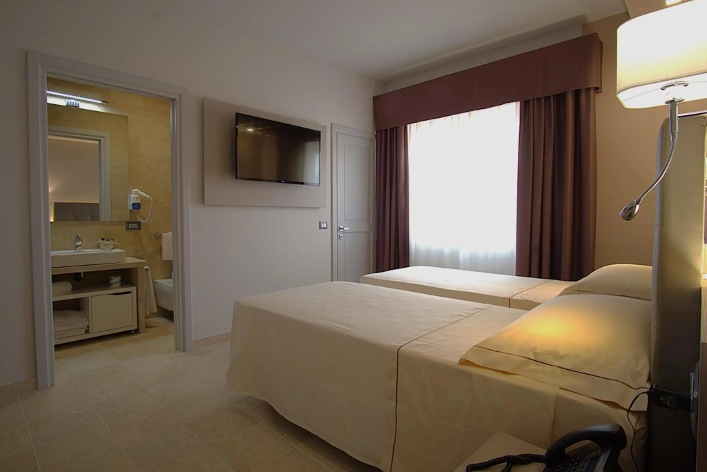 Netum Hotel — 4