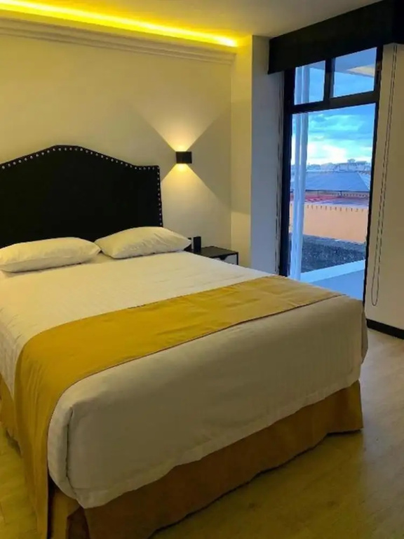 Standard Double room with courtyard view (full double bed)