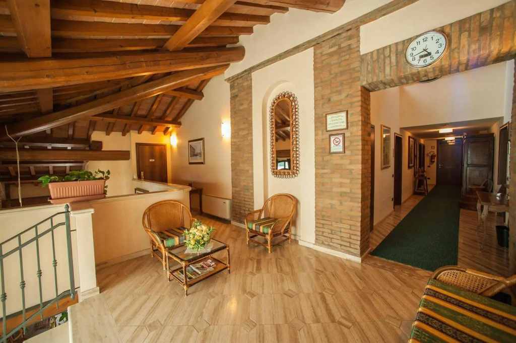 Hotel photo 13