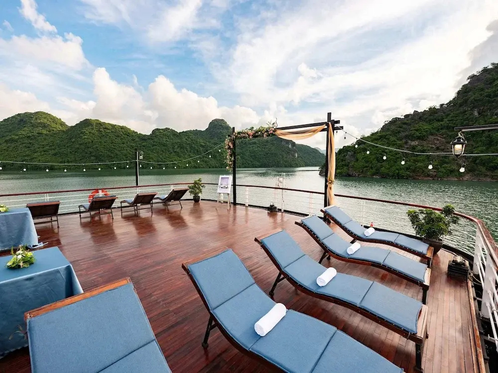 Amanda Luxury Cruise