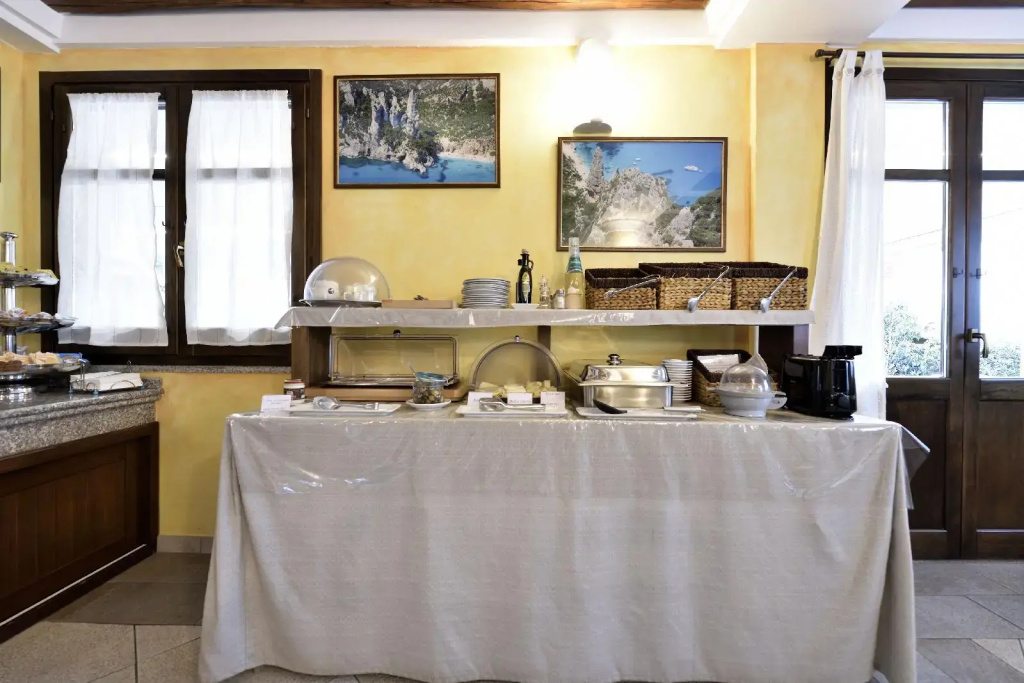 Hotel photo 13