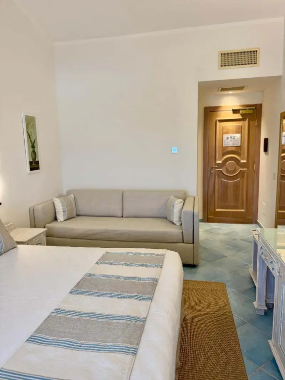 Classic Triple room with balcony