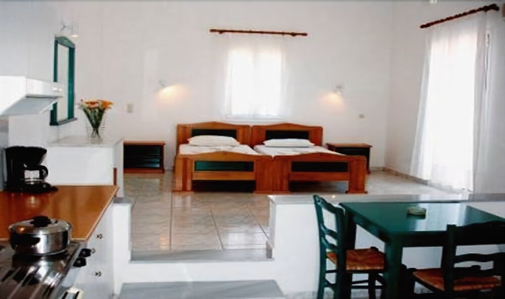 Zeus Hotel 2 * Zeus Hotel 2 *