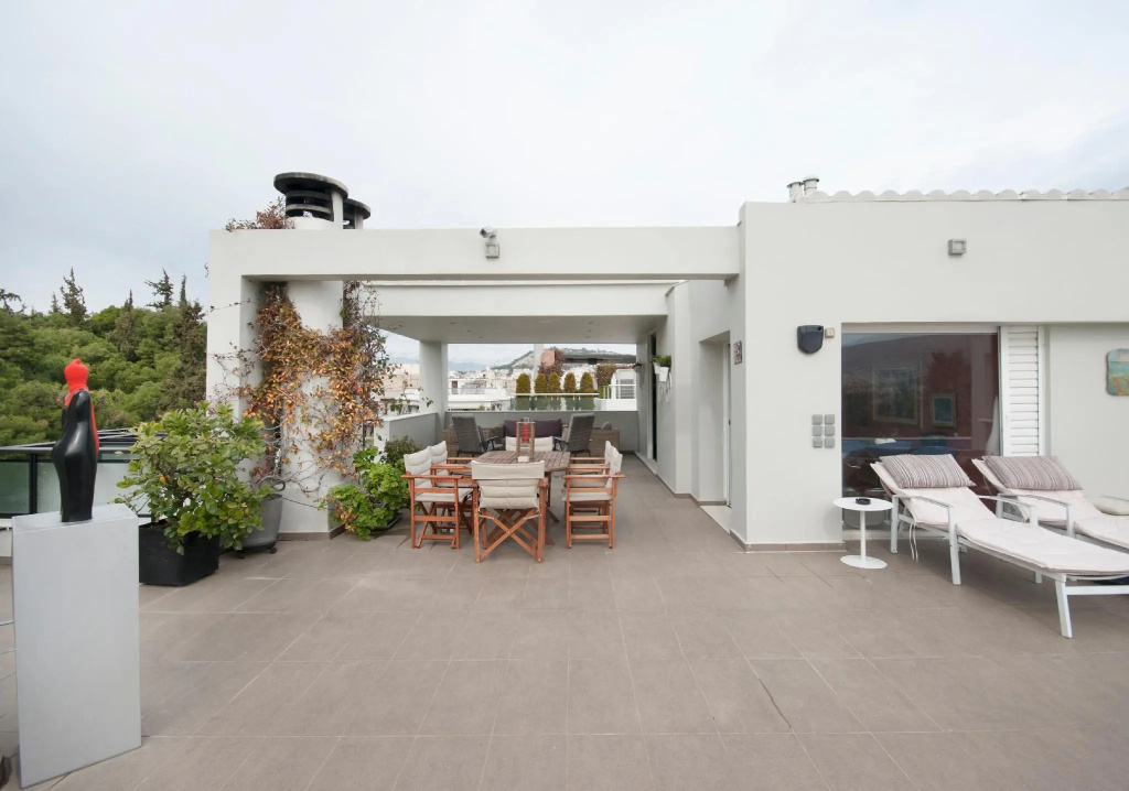 Lycabettus penthouse, panorama roof garden & pool